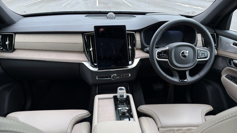 Volvo XC90 2.0 T8 PHEV Ultra Dark 5dr AWD Geartronic Estate